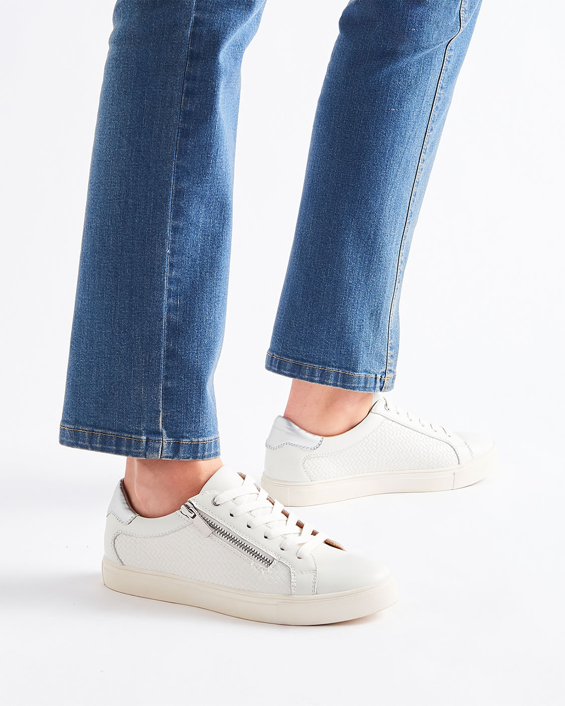 Tennis à lacets et zip côté Amortyl®