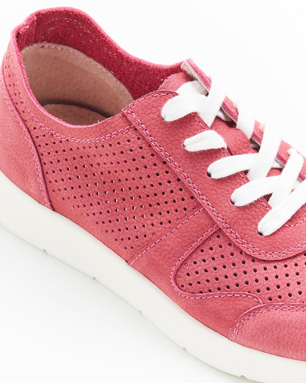 Baskets légères cuir vachette aspect nubuck Amortyl®