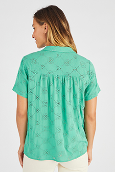 Overhemdblouse crêpe stof geborduurd