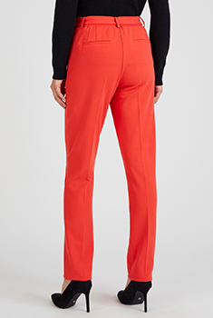 Taps toelopende gebreide broek