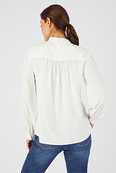 Blouse met volants aan de kraag