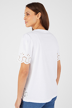 T-shirt brodé ajouré