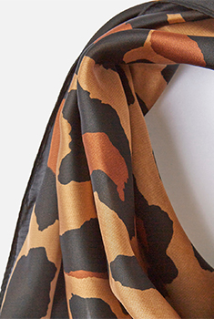 Foulard carré imprimé animalier