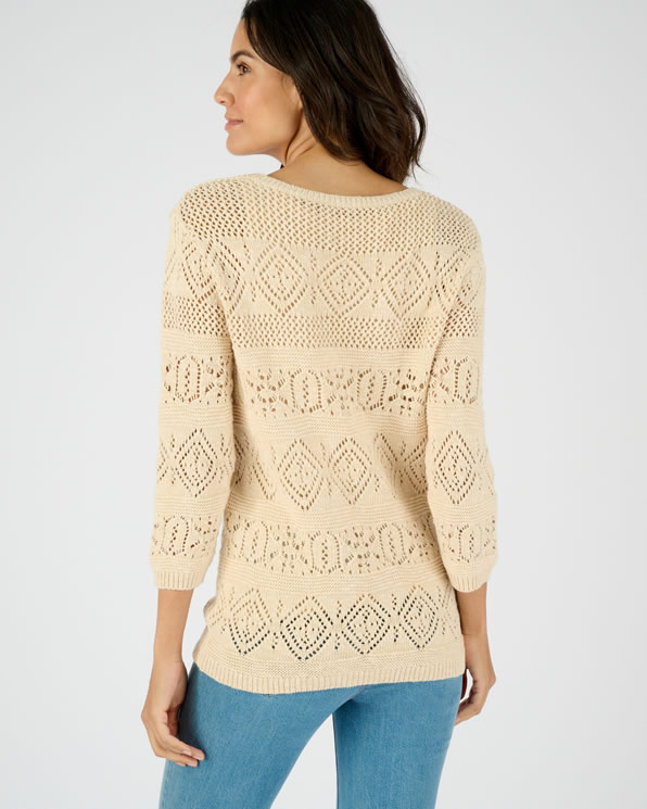 Trui van opengewerkt tricot met haakeffect