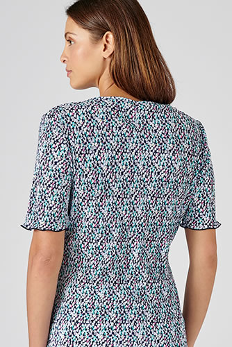 Top in gesatineerde stof met print, permanent plissé