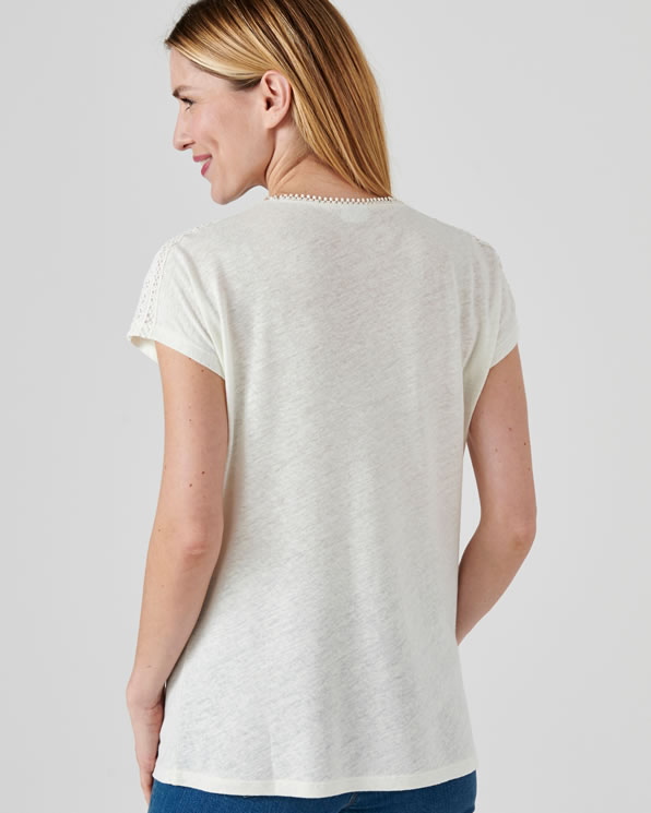 T-shirt met glanseffect in *linnenmix met viscose