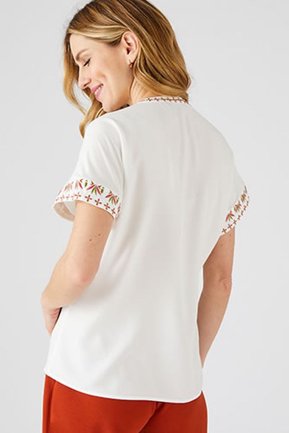 Blouse met broderie