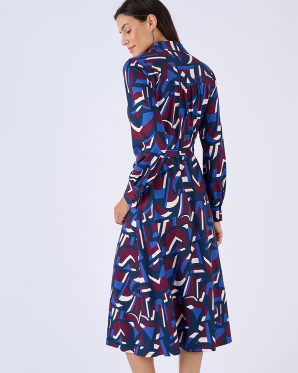 Robe en maille chaude.