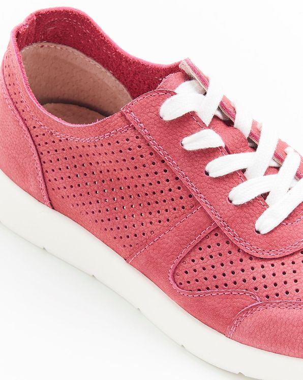 Baskets légères cuir vachette aspect nubuck Amortyl®