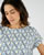 T-shirt met gevlamde botanische print