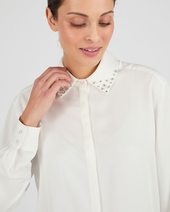 Prachtige blouse met juwelenkraag van zuivere viscose
