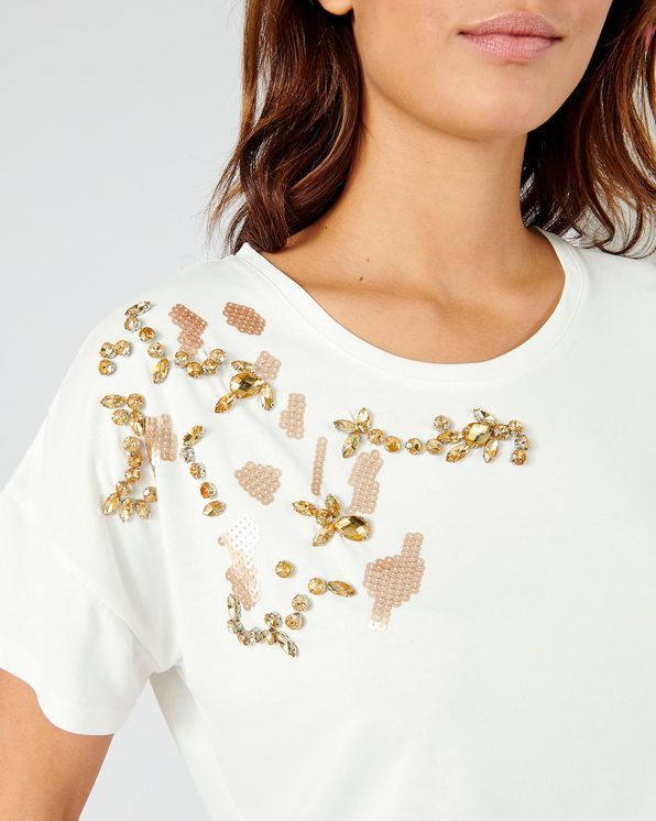 T-shirt met modal en fantasiejuweel