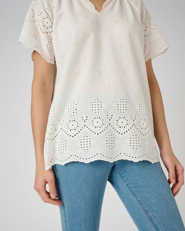 Blouse in katoenvoile met broderie anglaise