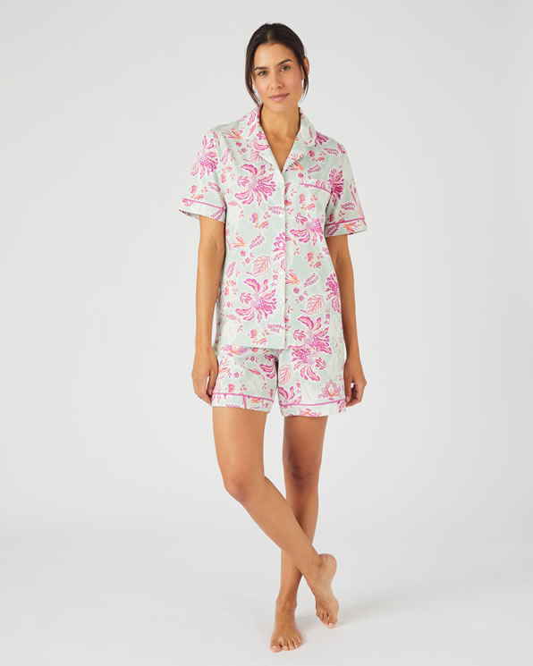 Shortama met knoopsluiting