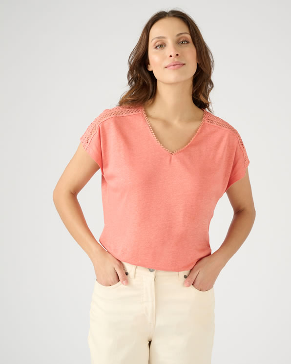 T-shirt met glanseffect in *linnenmix met viscose