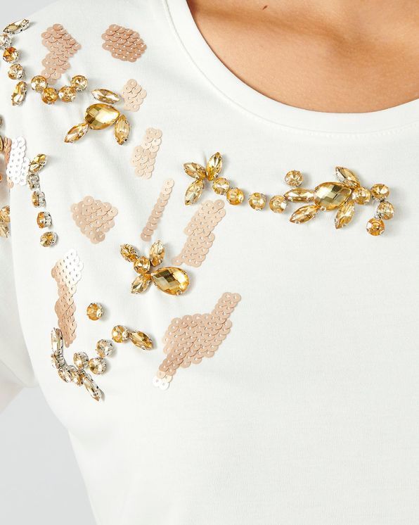 T-shirt met modal en fantasiejuweel
