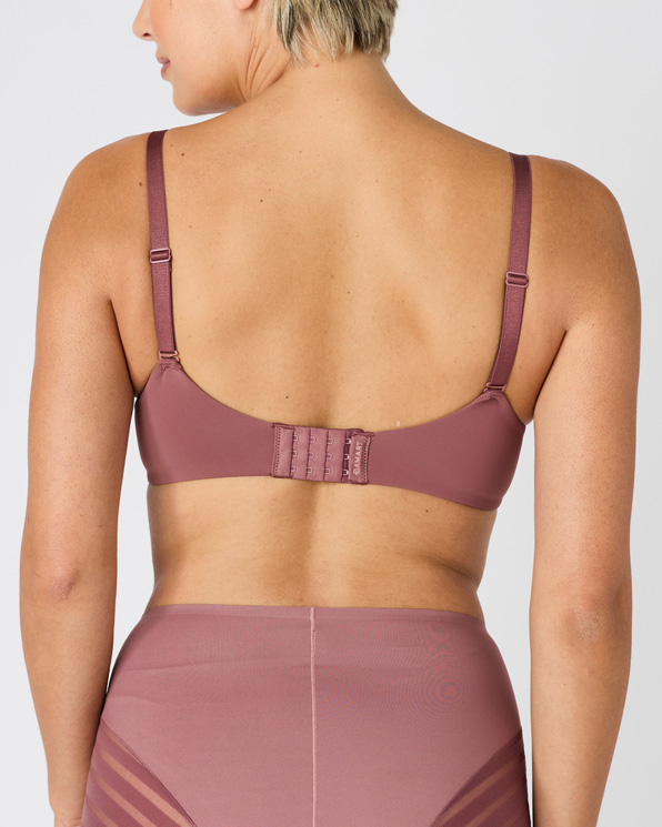 Soutien-gorge bonnets moulés à armatures