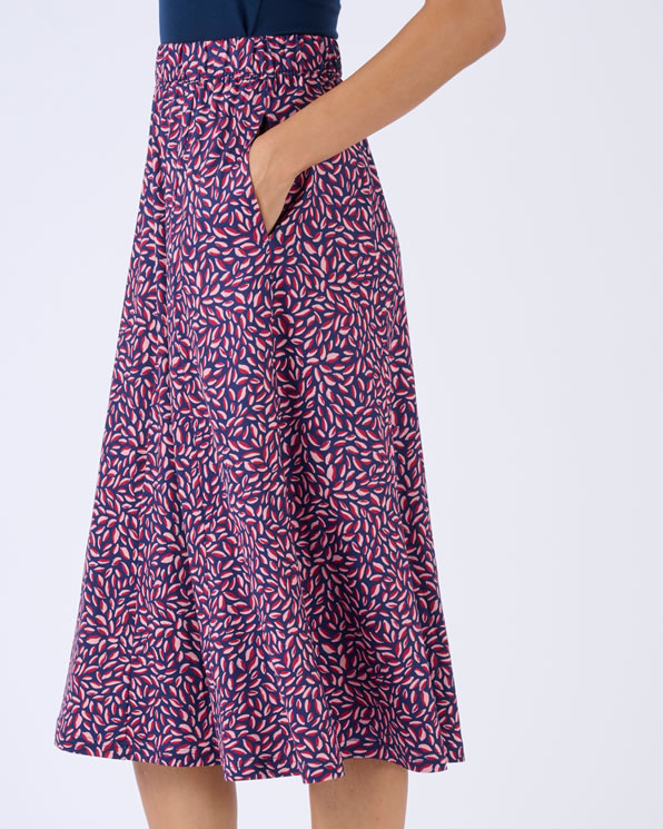 Warme gebreide rok met panelen