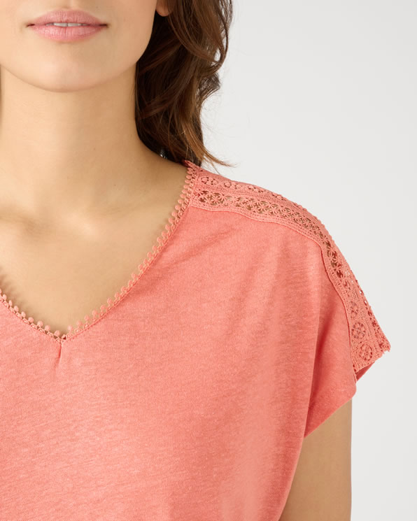 T-shirt met glanseffect in *linnenmix met viscose