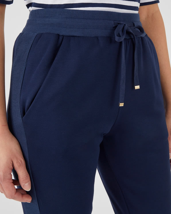 Broek van twee materialen gemoltoneerd met fleece voering