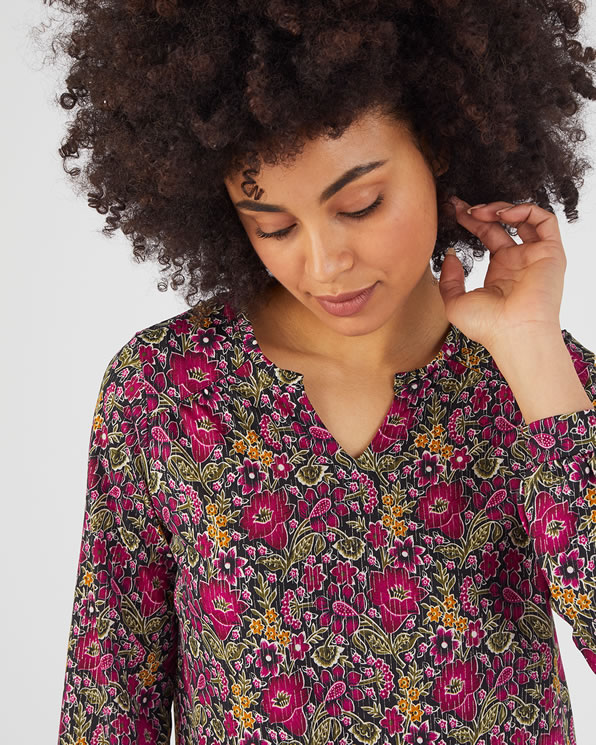 Gebloemd T-shirt in stretch crêpe stof met glanzend garen