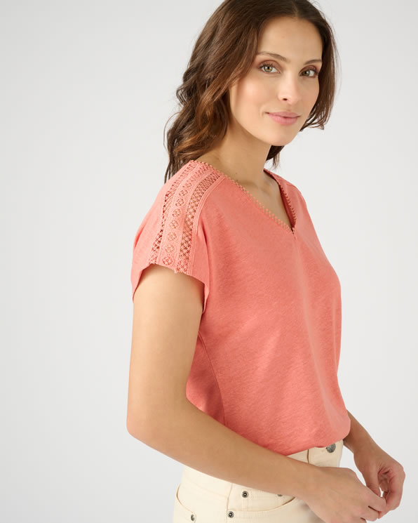 T-shirt met glanseffect in *linnenmix met viscose