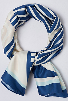 Foulard carré motif géométrique