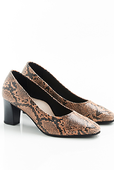 Pump in kalfsleder met fantasie