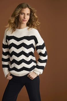 Pull harig tricot met zigzagmotief