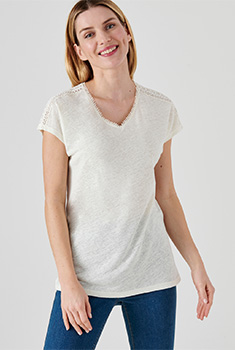 T-shirt met glanseffect in *linnenmix met viscose