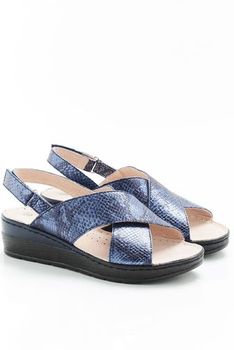Vederlichte sandaal in reptiellook