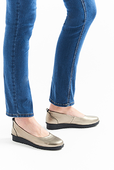Ballerines compensées cuir vachette déperlant
