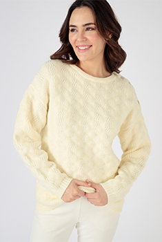 Pull in fantasietricot, knoopjes op de schouder