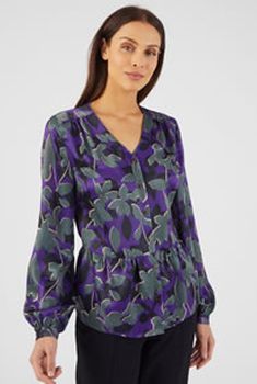 Satijnen blouse, aansluitend in de taille
