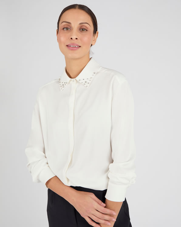 Prachtige blouse met juwelenkraag van zuivere viscose