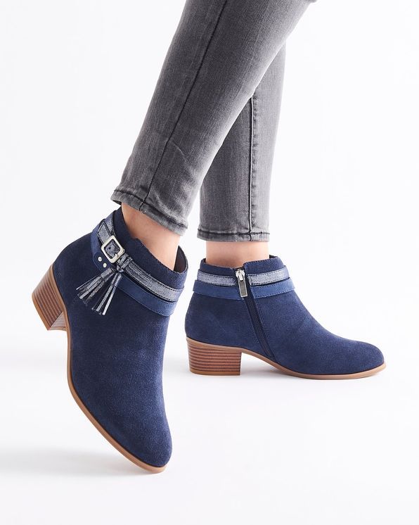 Boots cro te de cuir vachette d perlant et pampilles fantaisie