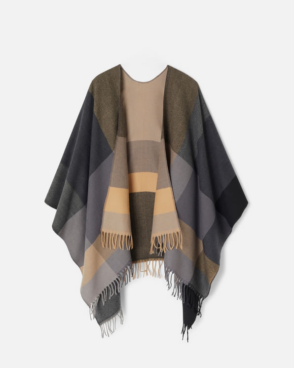 Geruite poncho
